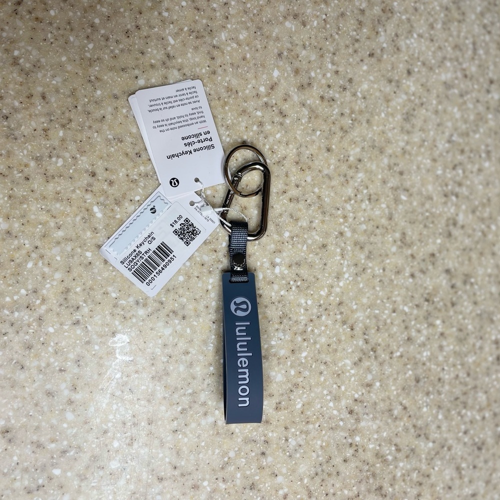 Lululemon Silicone Keychain Grey  Easy Hold Loop Key Ring Bag Charm NWT NEW